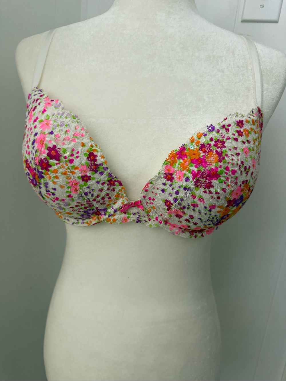 VICTORIA’S SECRET Dream Angels Bra Push Up 36C - Picture 5 of 13